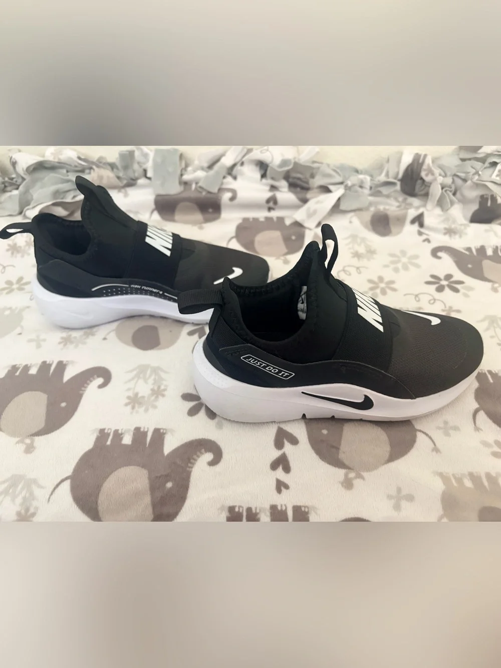 New Nike Black and White Slip-On Kids 12C